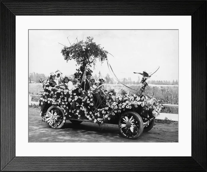 Framed Print : British Topical Press Agency (1903 - 1957) Framed Print : British Topical Press Agency (1903 - 1957)