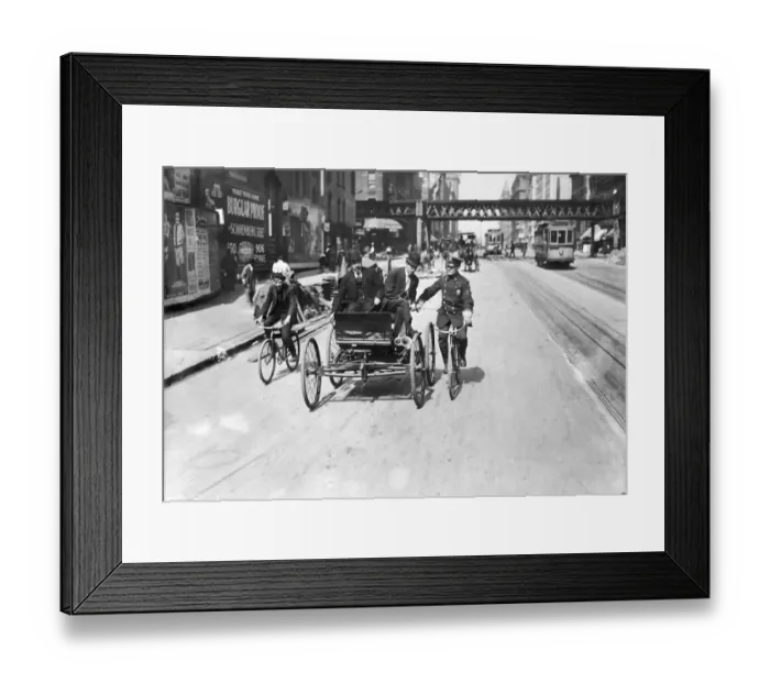 Framed Print : British Topical Press Agency (1903 - 1957) Framed Print : British Topical Press Agency (1903 - 1957)