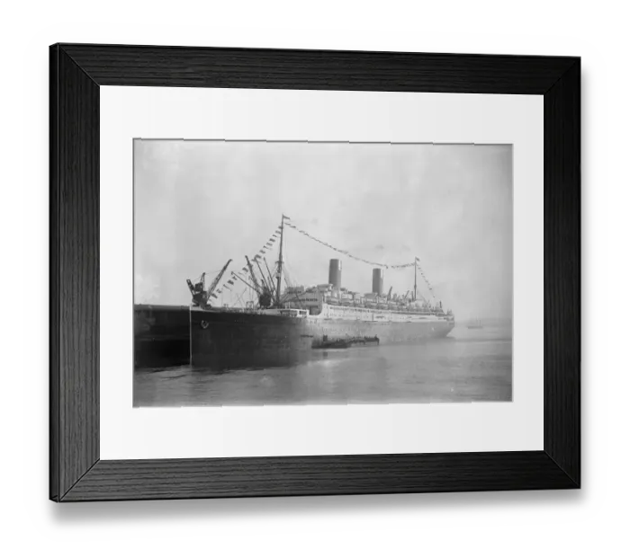 Framed Print : British Topical Press Agency (1903 - 1957) Framed Print : British Topical Press Agency (1903 - 1957)