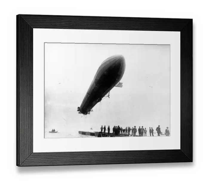 Framed Print : British Topical Press Agency (1903 - 1957) Framed Print : British Topical Press Agency (1903 - 1957)