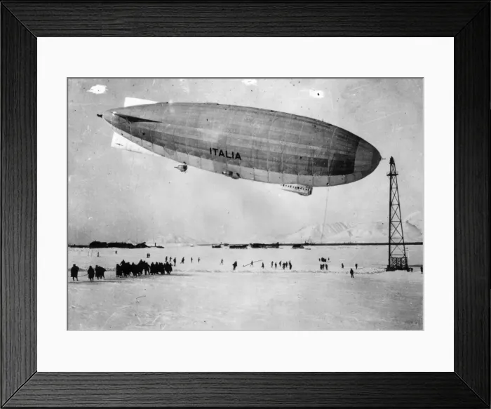Framed Print : Moored Italia Framed Print : Moored Italia
