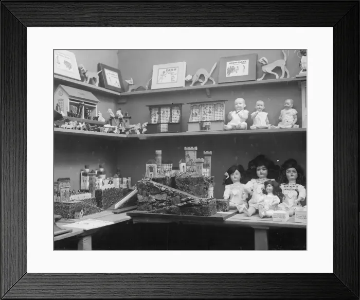 Framed Print : V&A Toys. Toys manufactured by wounded soldiers on display at a British Framed Print : V&A Toys. Toys manufactured by wounded soldiers on display at a British