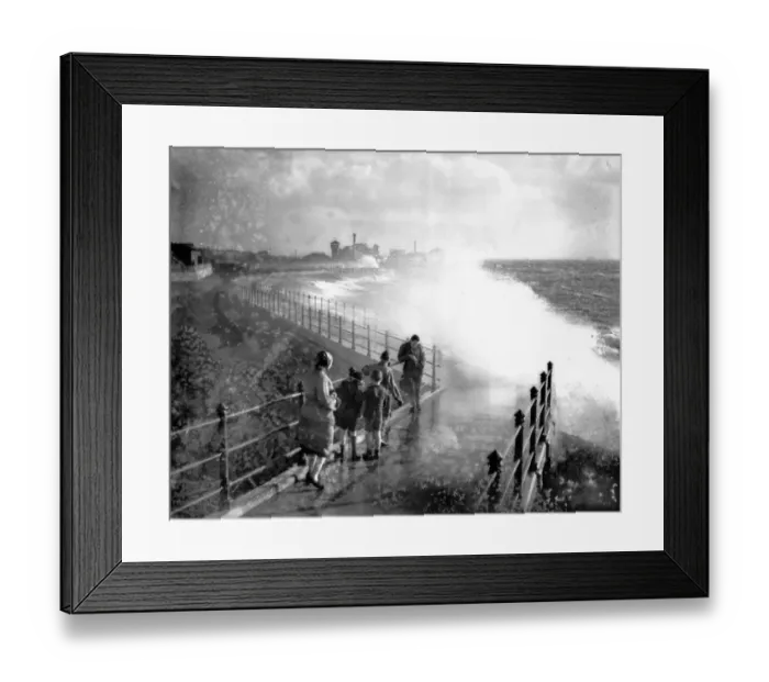 Framed Print : Breaking Seas Framed Print : Breaking Seas