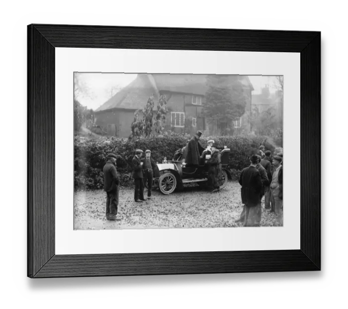 Framed Print : Arriving For Meet Framed Print : Arriving For Meet