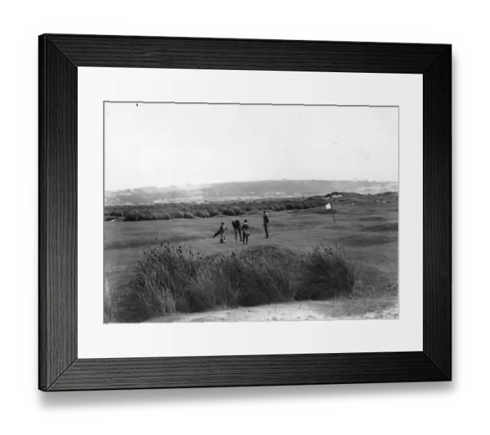 Framed Print : Putting On Green