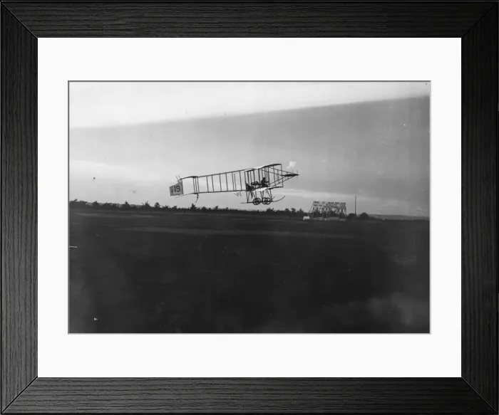 Framed Print : Air Race. August 1910: Blondeau in flight on Farman in the Lanark Aviation Meeting Framed Print : Air Race. August 1910: Blondeau in flight on Farman in the Lanark Aviation Meeting
