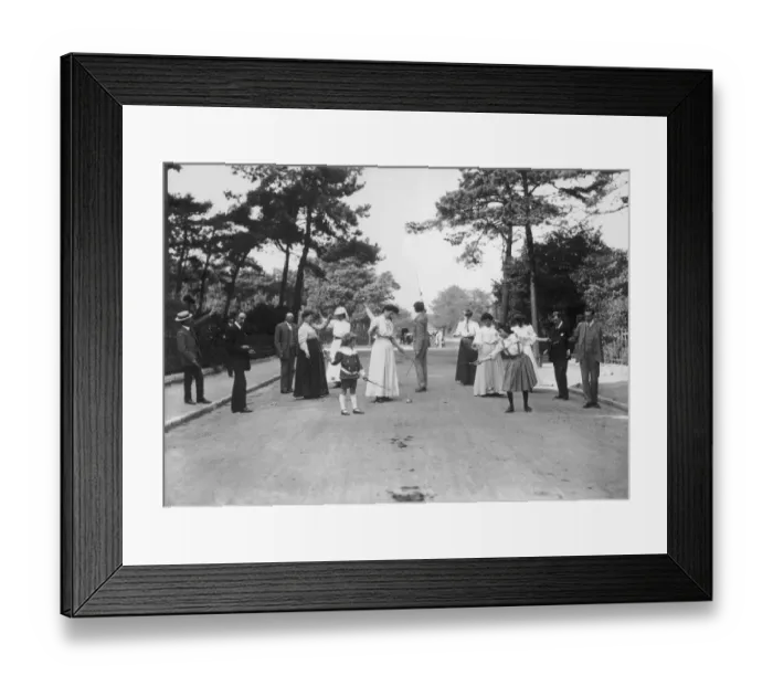 Framed Print : Diabolo Craze Framed Print : Diabolo Craze