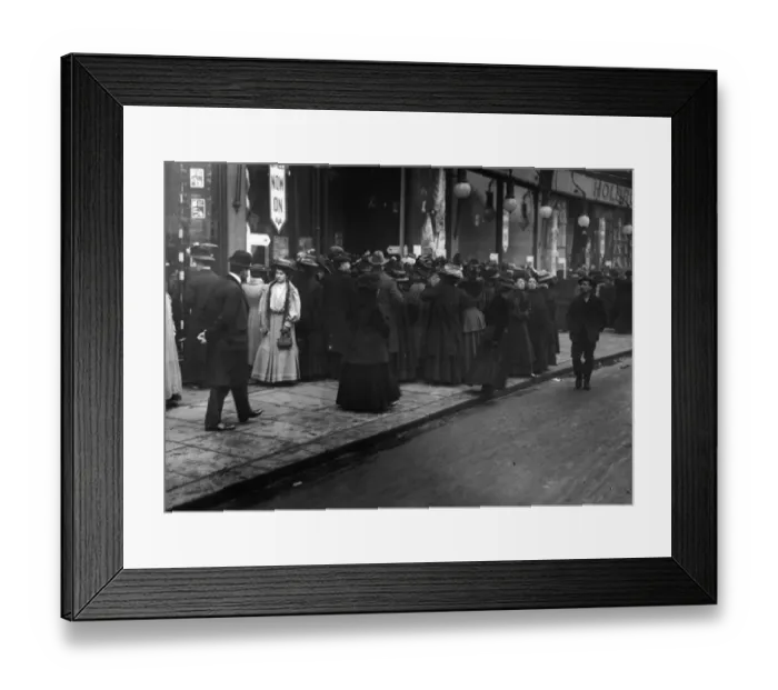 Framed Print : Bargain Hunters Framed Print : Bargain Hunters