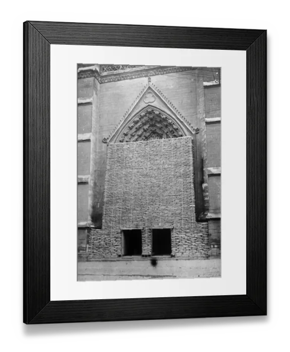 Framed Print : West Door. December 1915: Sandbags at the west door of Amiens Cathedral, France Framed Print : West Door. December 1915: Sandbags at the west door of Amiens Cathedral, France