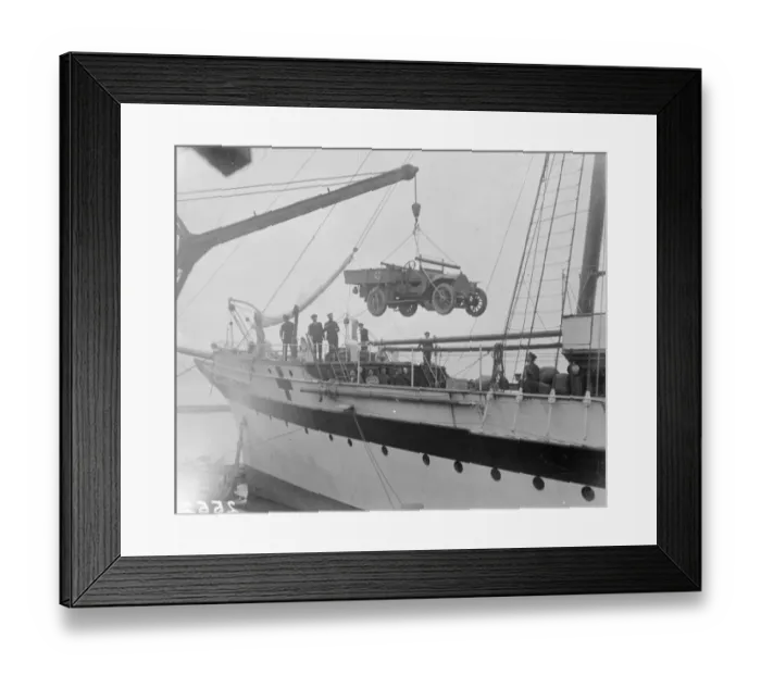 Framed Print : Unloading Erin