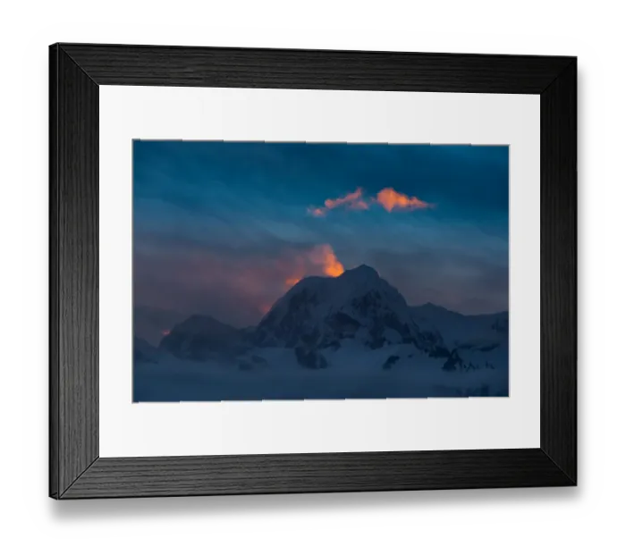 Framed Print : First light touching the clould over Mount Cook, New zealand Framed Print : First light touching the clould over Mount Cook, New zealand