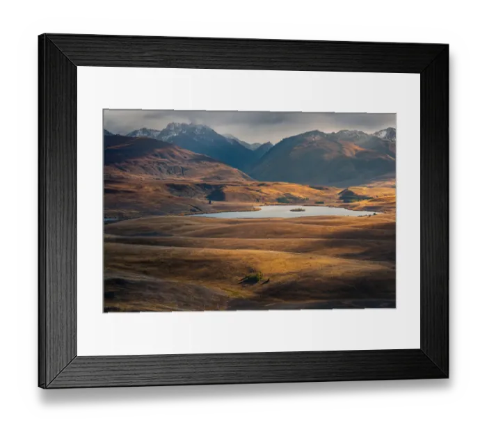 Framed Print : Lake Alexandria view in New Zealand Framed Print : Lake Alexandria view in New Zealand