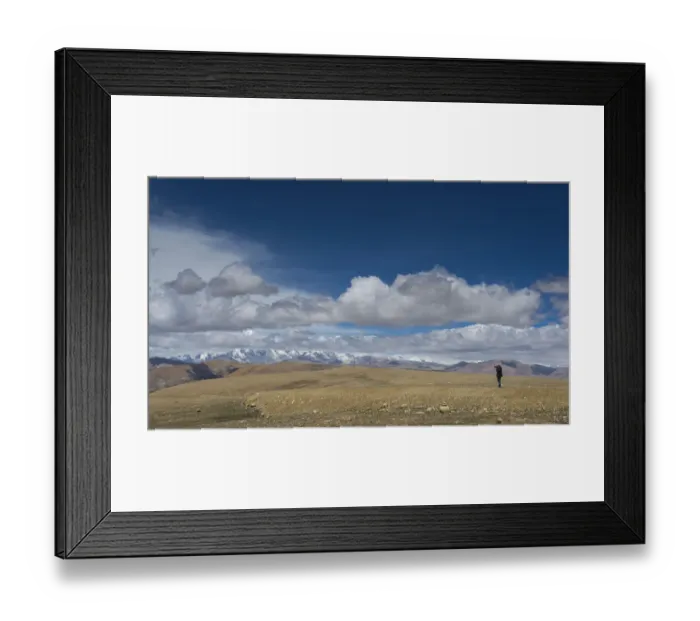 Framed Print : traveller taking photo of Tibetan plateau Framed Print : traveller taking photo of Tibetan plateau
