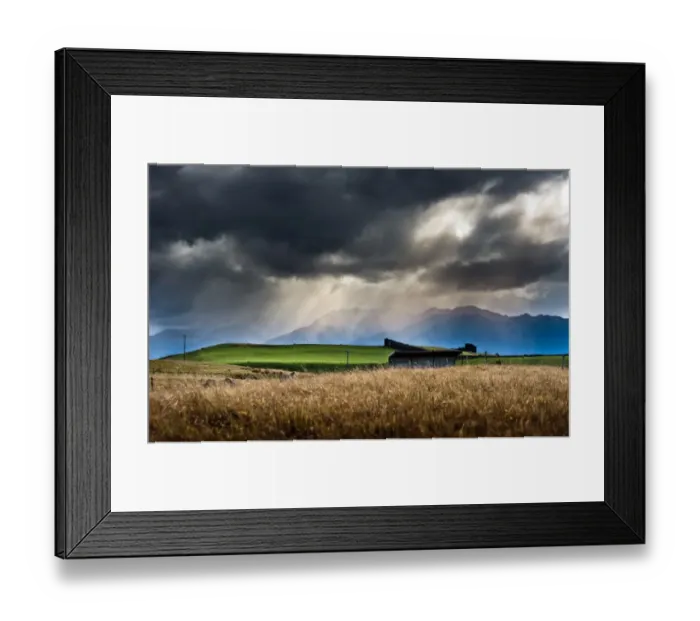 Framed Print : Barn in an argricultural field Framed Print : Barn in an argricultural field
