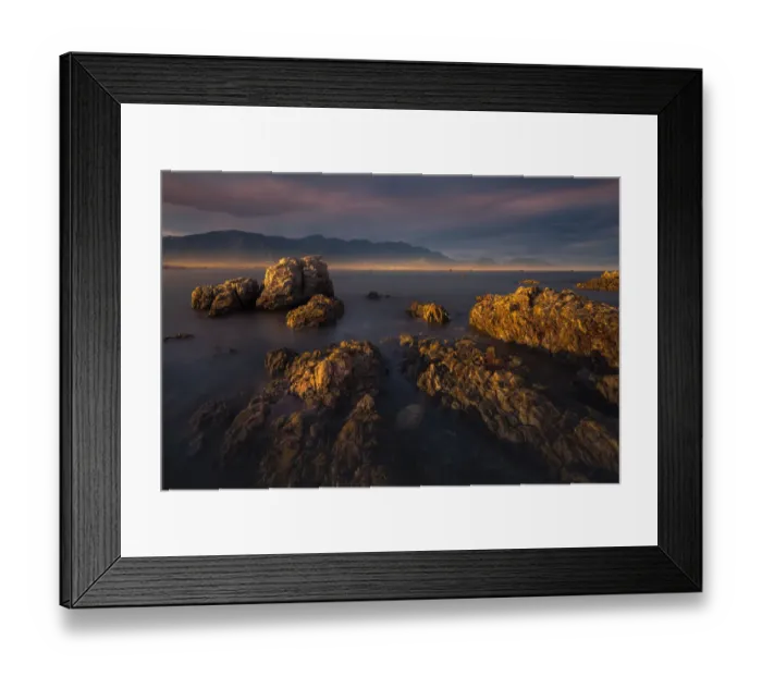 Framed Print : Kaikoura beach with mountain background Framed Print : Kaikoura beach with mountain background