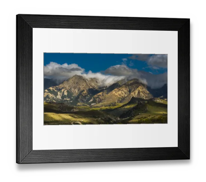 Framed Print : New Zealand mountain landscape Framed Print : New Zealand mountain landscape