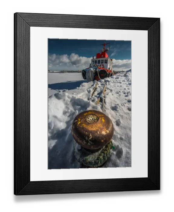Framed Print : Winter pier in Hokkaido Framed Print : Winter pier in Hokkaido