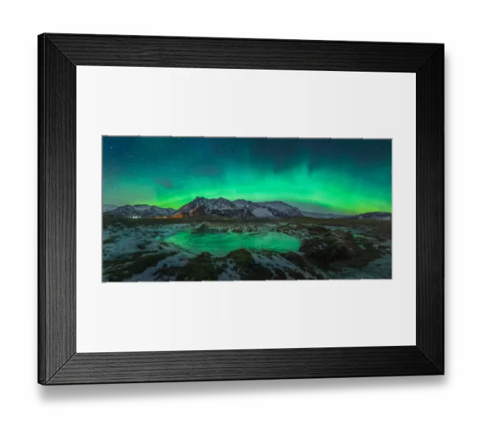 Framed Print : Aurora arch over a mountain range in Iceland Framed Print : Aurora arch over a mountain range in Iceland