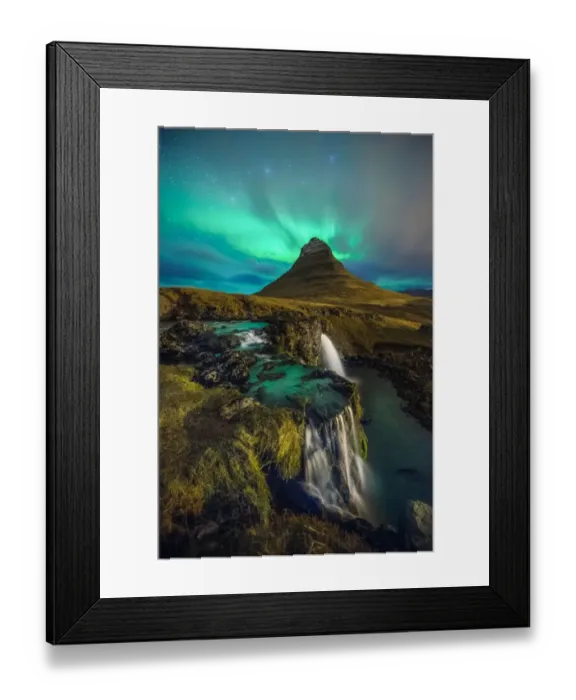 Framed Print : Kirkjufell with northern light in the sky Framed Print : Kirkjufell with northern light in the sky