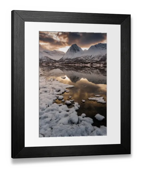Framed Print : Winter scene Framed Print : Winter scene