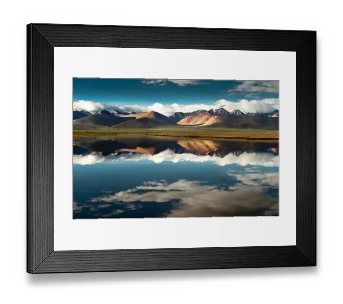 Framed Print : Namtso lake with reflection of mountains and bird