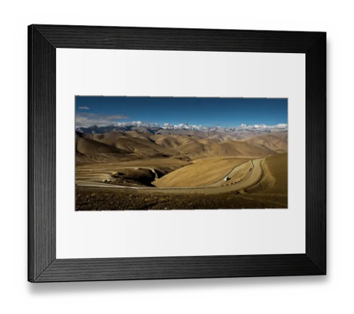 Framed Print : Dirt road to mount Everest basecamp