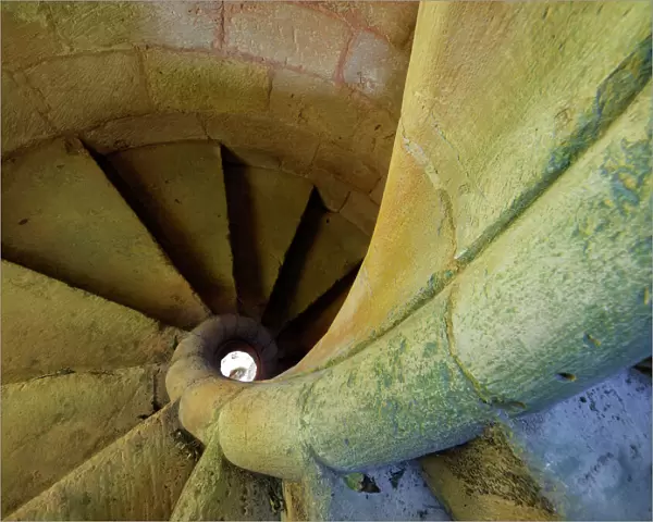 Fibonacci. Escalera de caracol en el monasterio cisterciense de Santa Maria de Rioseco