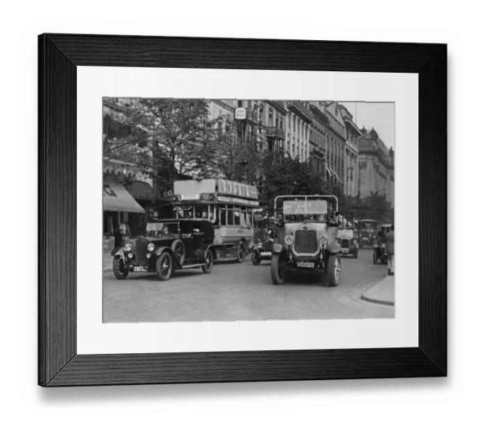 Framed Print : Unter Den Linden Framed Print : Unter Den Linden