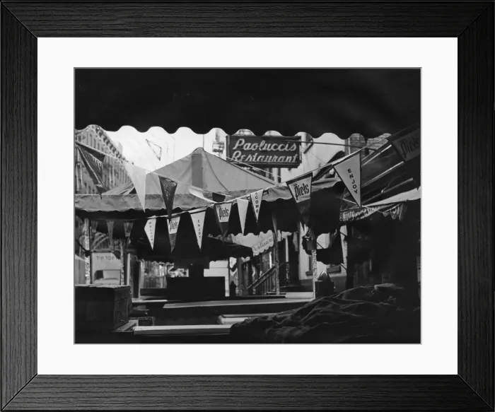 Framed Print : New York Street Framed Print : New York Street