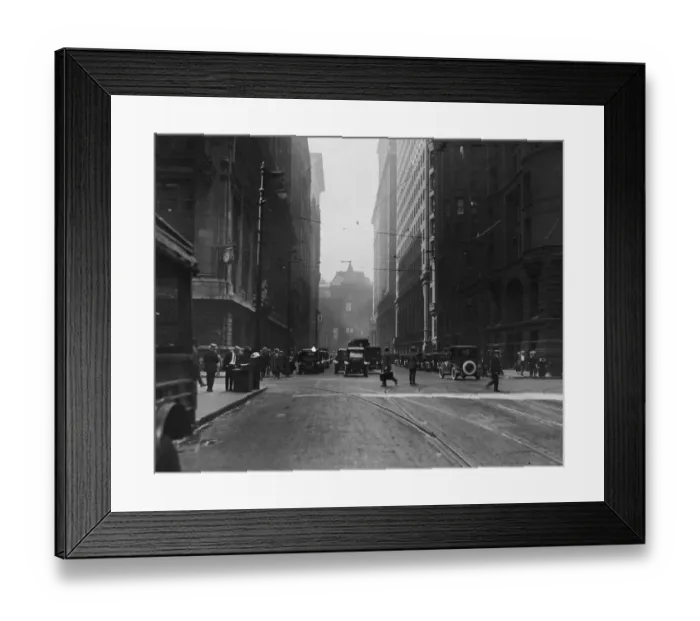 Framed Print : Chicago. People crossing a busy road in Chicago, circa 1925 Framed Print : Chicago. People crossing a busy road in Chicago, circa 1925