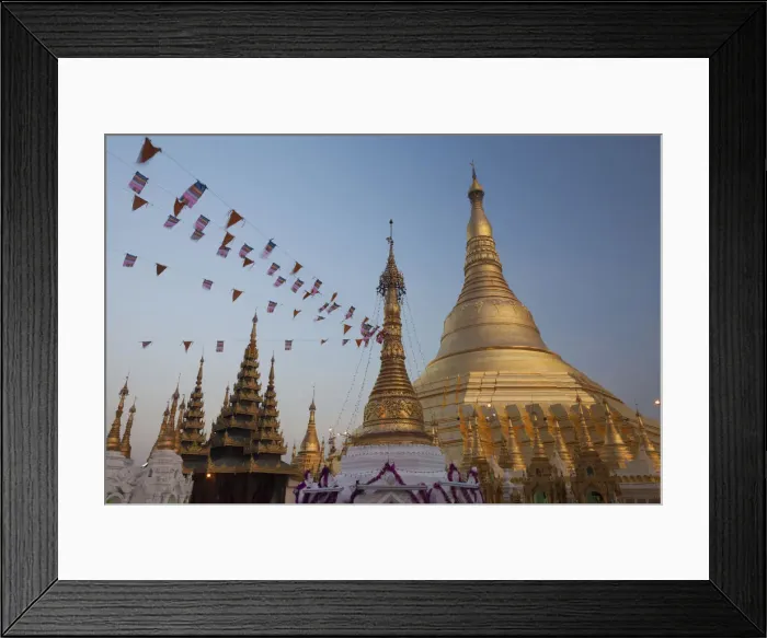 Framed Print : Shwedagon Pagoda, Yangon, Myanmar Framed Print : Shwedagon Pagoda, Yangon, Myanmar