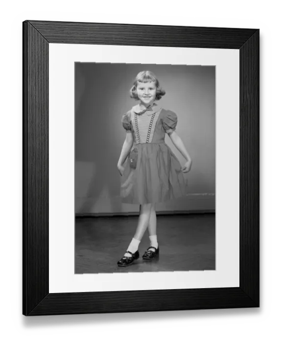 Framed Print : Girl (6-7) wearing dress, portrait Framed Print : Girl (6-7) wearing dress, portrait