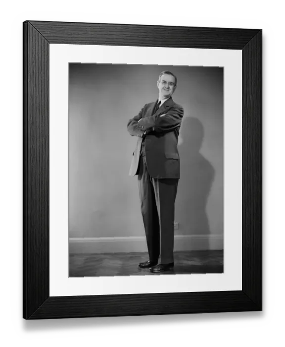 Framed Print : Business man with arms crossed, portrait Framed Print : Business man with arms crossed, portrait