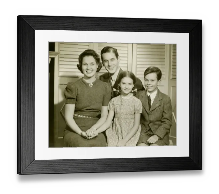Framed Print : Family with two children at home, portrait