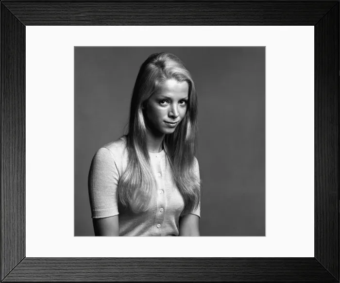 Framed Print : Young woman posing in studio, (B&W), portrait Framed Print : Young woman posing in studio, (B&W), portrait
