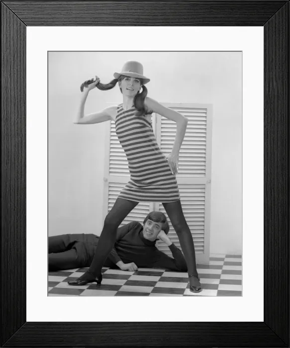 Framed Print : Couple posing, portrait Framed Print : Couple posing, portrait