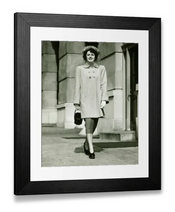 Framed Print : Elegant woman walking on sidewalk, (B&W) Framed Print : Elegant woman walking on sidewalk, (B&W)