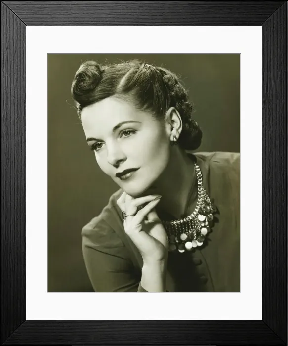 Framed Print : Attractive young woman, (B&W), portrait Framed Print : Attractive young woman, (B&W), portrait