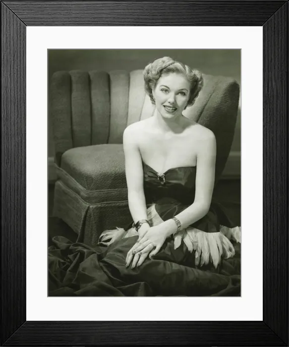 Framed Print : Glamorous woman posing in studio, (B&W), portrait Framed Print : Glamorous woman posing in studio, (B&W), portrait