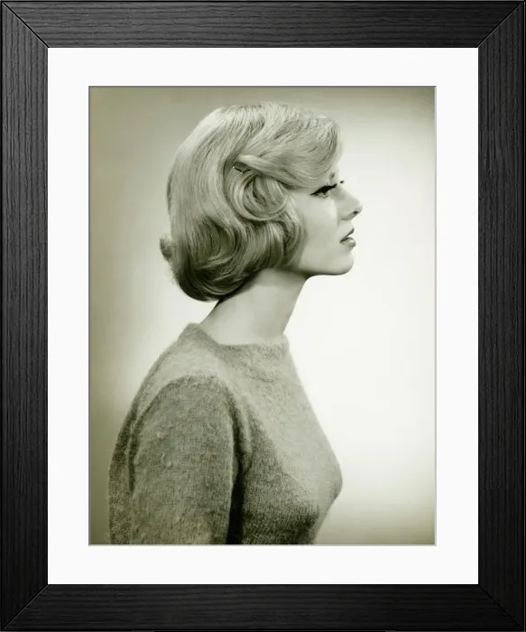 Framed Print : Young blonde woman in studio, (B&W), (Close-up) Framed Print : Young blonde woman in studio, (B&W), (Close-up)