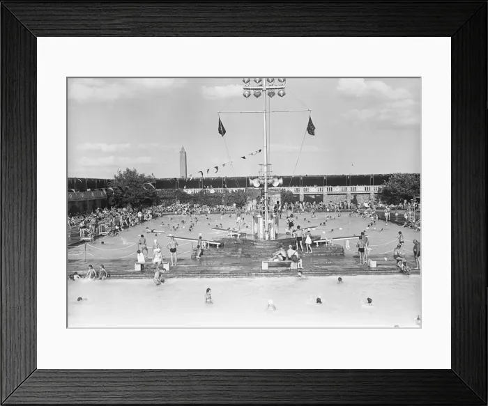 Framed Print : People at outdoor swimming pool, elevated view Framed Print : People at outdoor swimming pool, elevated view