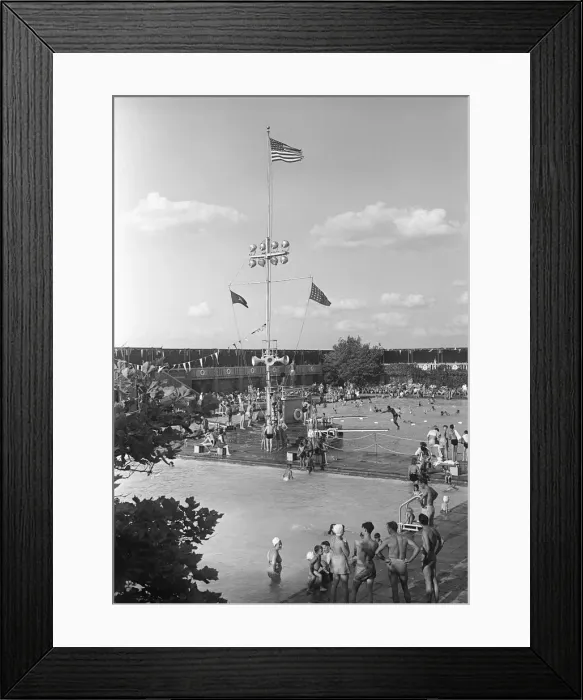 Framed Print : People at outdoor swimming pool, elevated view Framed Print : People at outdoor swimming pool, elevated view