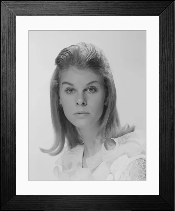 Framed Print : Portrait of young woman Framed Print : Portrait of young woman