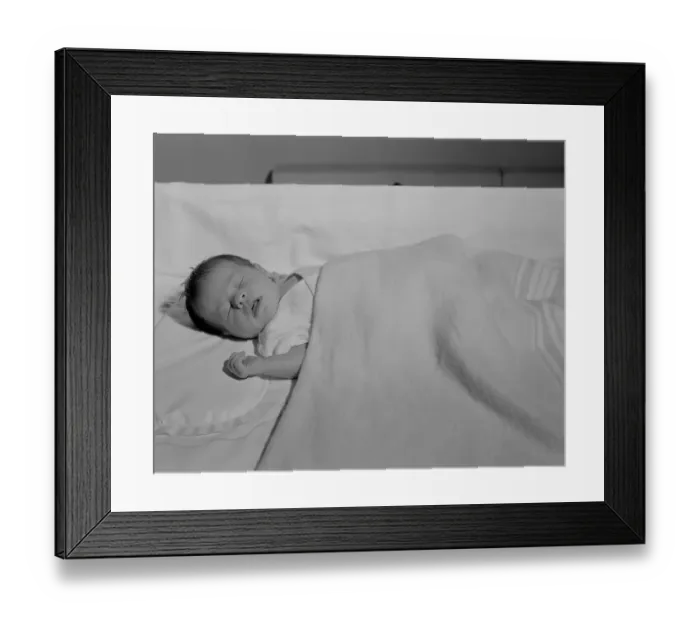 Framed Print : Baby boy (2-5 months) sleeping in bed Framed Print : Baby boy (2-5 months) sleeping in bed