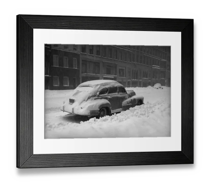 Framed Print : Snow capped car on street, (B&W) Framed Print : Snow capped car on street, (B&W)