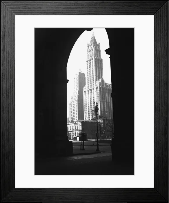 Framed Print : Woolworth Building seen through arch, New York City, USA, (B&W) Framed Print : Woolworth Building seen through arch, New York City, USA, (B&W)