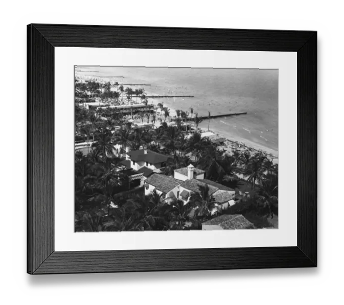 Framed Print : Houses at beach, (B&W), elevated view Framed Print : Houses at beach, (B&W), elevated view