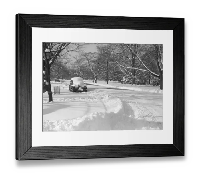 Framed Print : Snow capped car on street, (B&W) Framed Print : Snow capped car on street, (B&W)