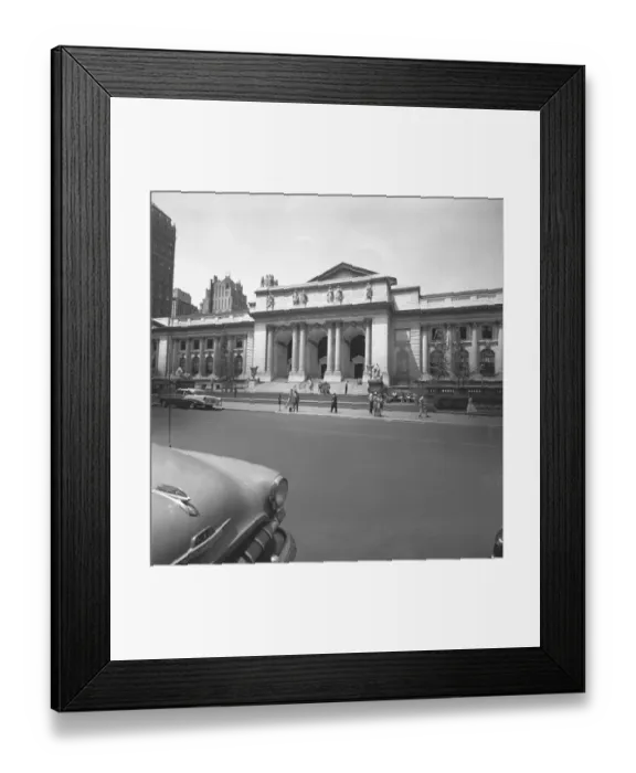 Framed Print : Neoclassical building, (B&W) Framed Print : Neoclassical building, (B&W)