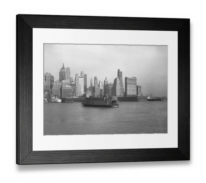 Framed Print : Skyline of Manhattan, New York, USA, (B&W) Framed Print : Skyline of Manhattan, New York, USA, (B&W)